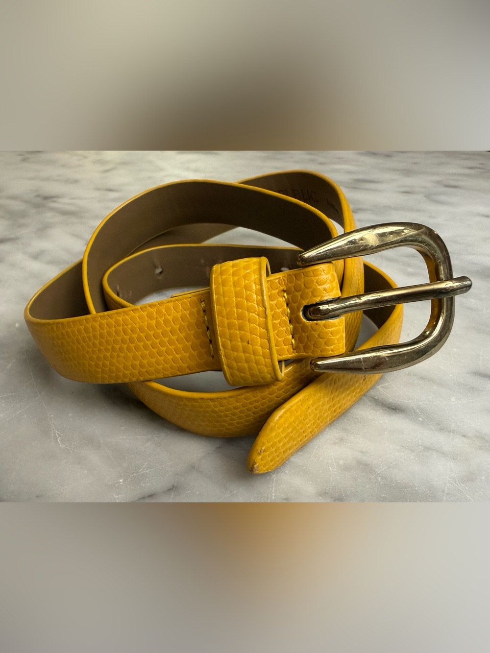 Banana Republic Textured Synthetic Leather Yellow Belt w Gold-Tone Buckle Small